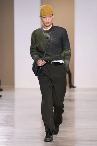 Look 14